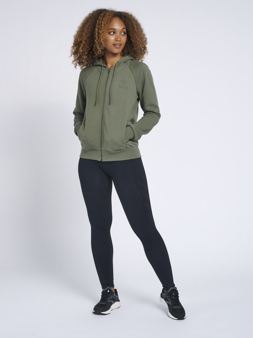 hmlNONI ZIP HOODIE, 6012, model