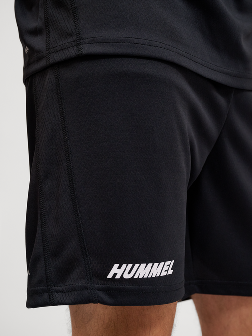hmlMULTI PL SHORTS, BLACK, model