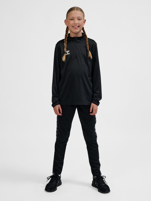 hmlESSENTIAL HALF-ZIP KIDS, BLACK, model