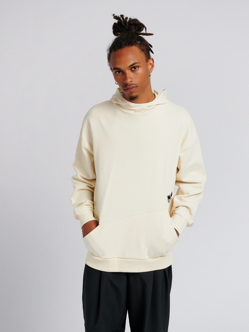 hmlURBAN HOODIE, 9022, model