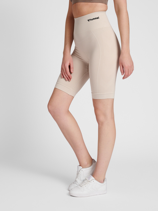 hmlTIF SEAMLESS CYLING SHORTS, CHATEAU GRAY, model