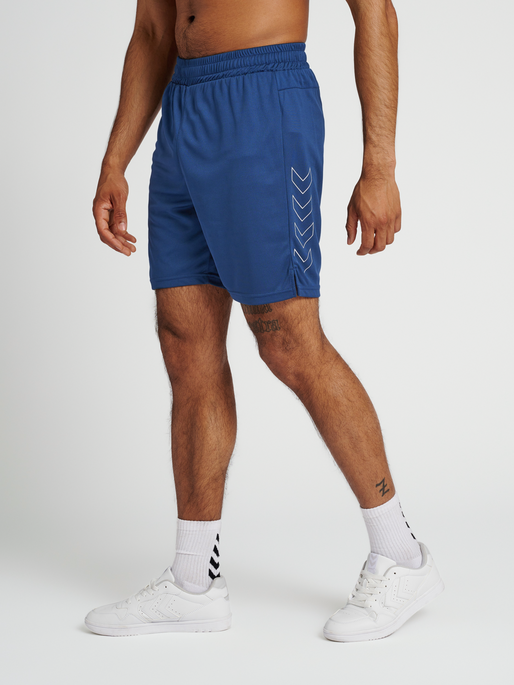 hmlTE TIHALT SHORTS, 7954, model