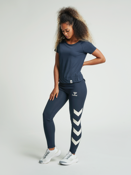 hmlPAMMI LOOSE T-SHIRT, 7429, model