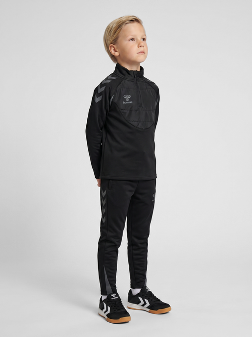 hmlBTC WINTER TRAINING PANTS KID, BLACK, model