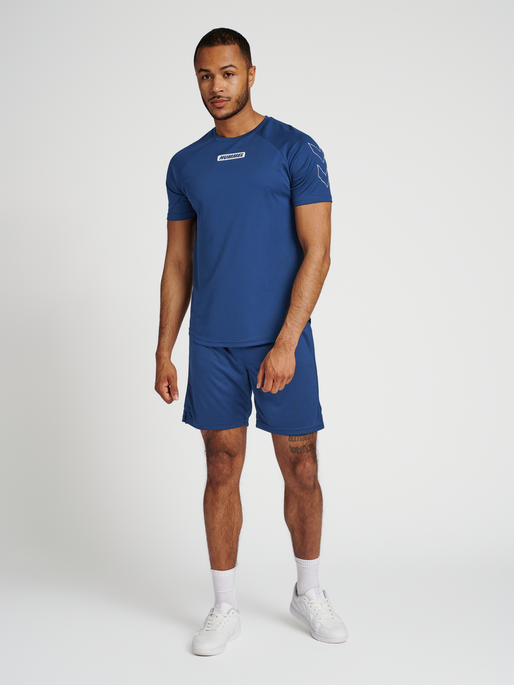 hmlTE TIHALT SHORTS, 7954, model