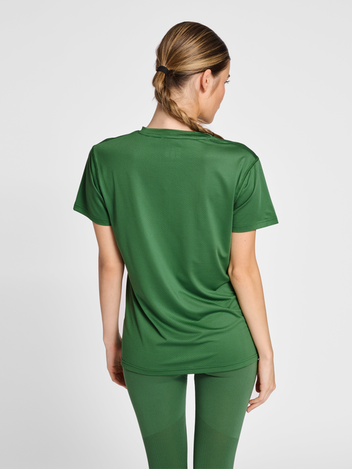 hmlONGRID POLY TEE S/S WO, 6347, model