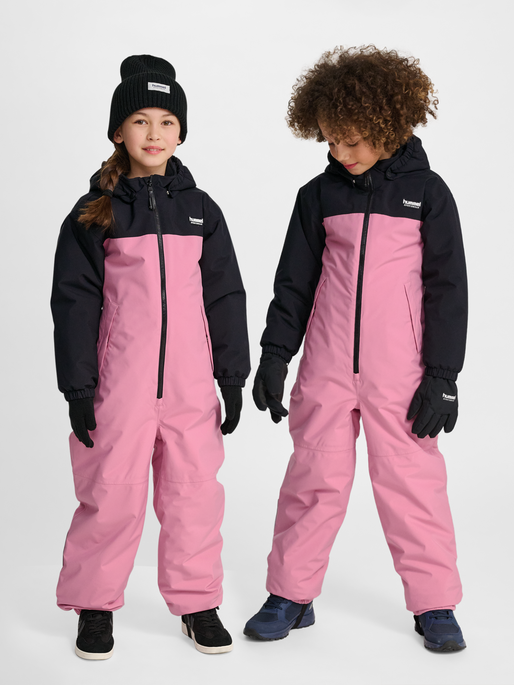 hmlJR BLOCK SNOWSUIT WP, POLIGNAC, model