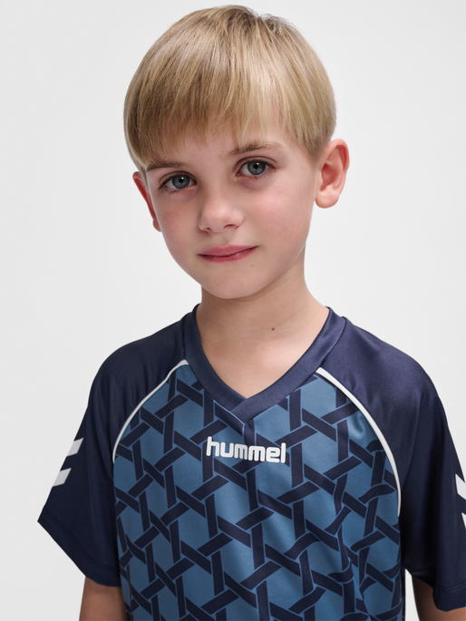 hmlPS T-SHIRT S/S, CAPTAIN'S BLUE, model