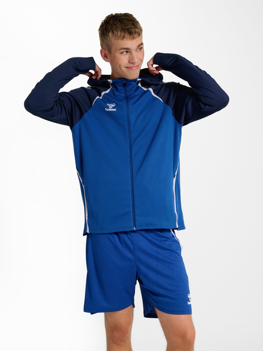 hmlLEAD 2.0 ZIP HOODIE, TRUE BLUE/MARINE, model