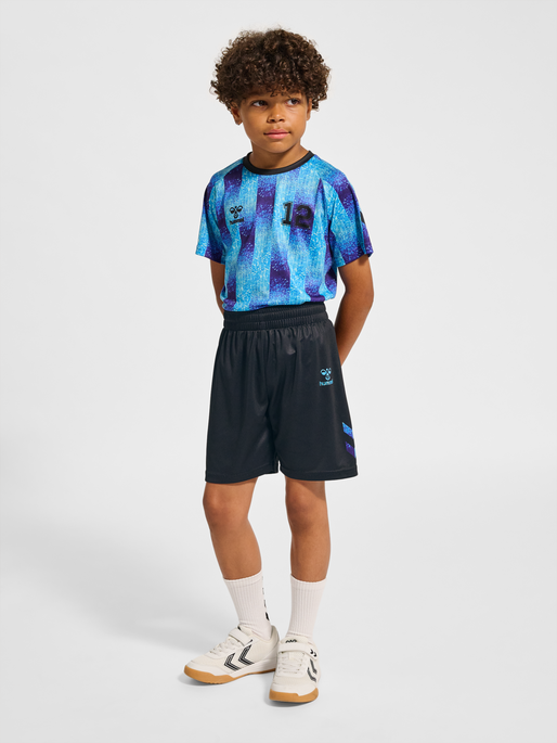 hmlSHIMMER SHORTS, BLACK/DAZZLING BLUE, model