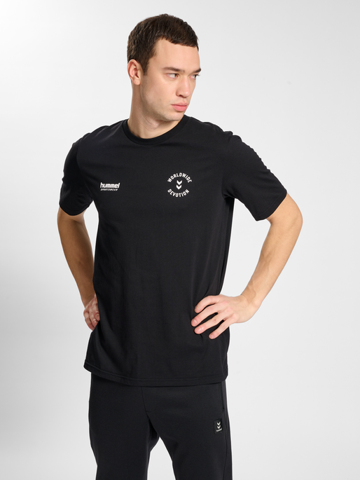 hmlLGC DEVOTION T-SHIRT, BLACK, model