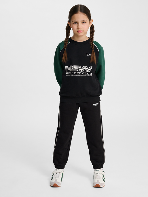 hmlJR OVERSIZED CREW HSW, DARK GREEN, model