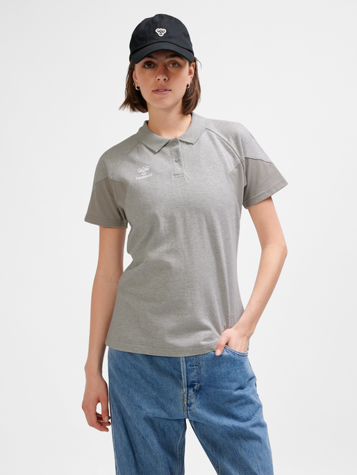 hmlTRAVEL POLO WOMAN, LIGHT GREY MELANGE, model