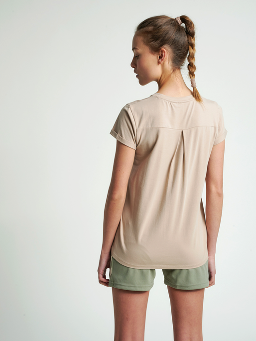 HMLISOBELLA T-SHIRT S/S, 2189, model