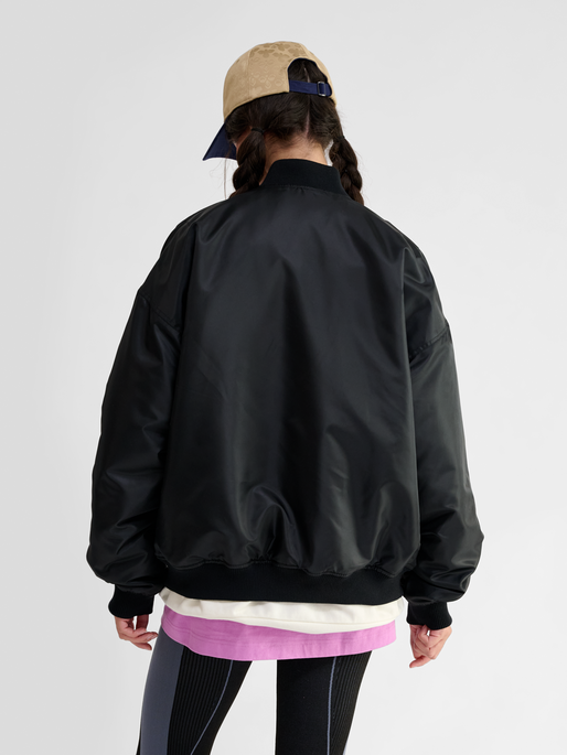 hmlBASEBALL JACKET BEE, BLACK, model