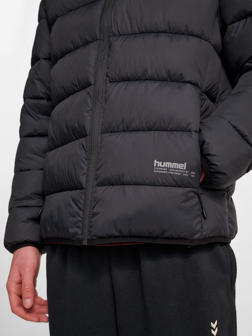hmlLIGHTWEIGHT PUFFER JACKET, EBONY, model