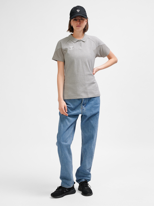 hmlTRAVEL POLO WOMAN, LIGHT GREY MELANGE, model