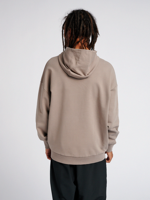 hmlURBAN HOODIE, 1452, model