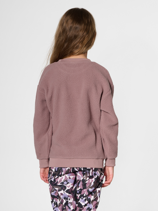 hmlCOSSO SWEATSHIRT, TWILIGHT MAUVE, model