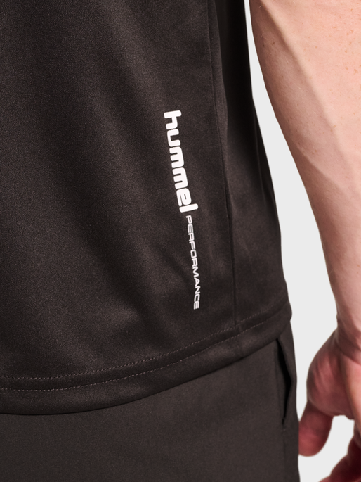 hmlPULSE TRAINING  T-SHIRT S/S, AFTER DARK, model