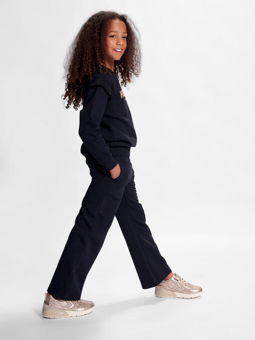 hmlDAFNE PANTS, 2001, model