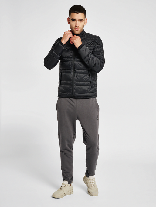 hmlPAX PUFF JACKET, BLACK, model