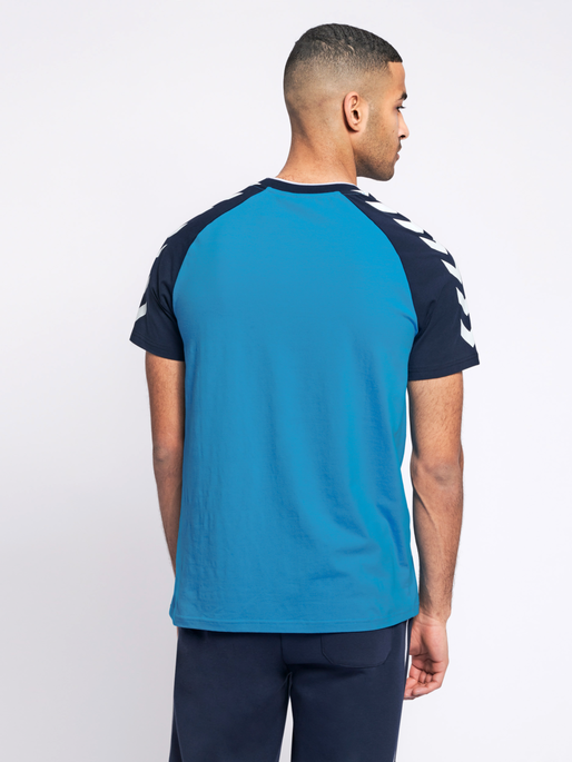 hmlMARK T-SHIRT S/S, 8378, model