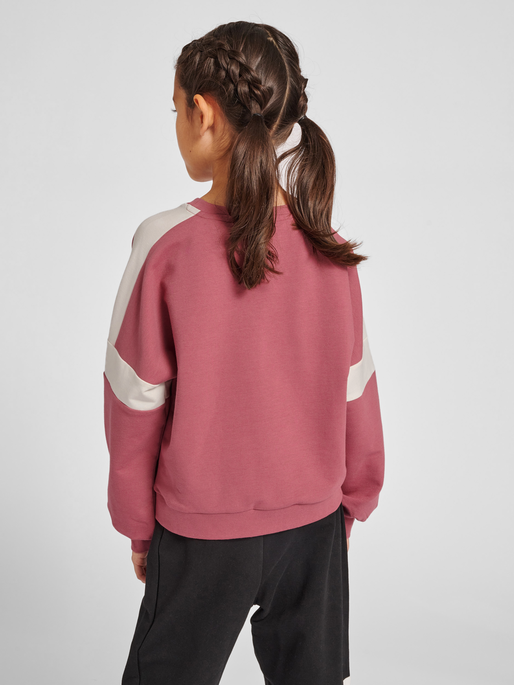 hmlMARLEE SWEATSHIRT, DECO ROSE, model