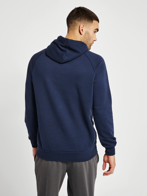 hmlISAM HOODIE, BLACK IRIS, model