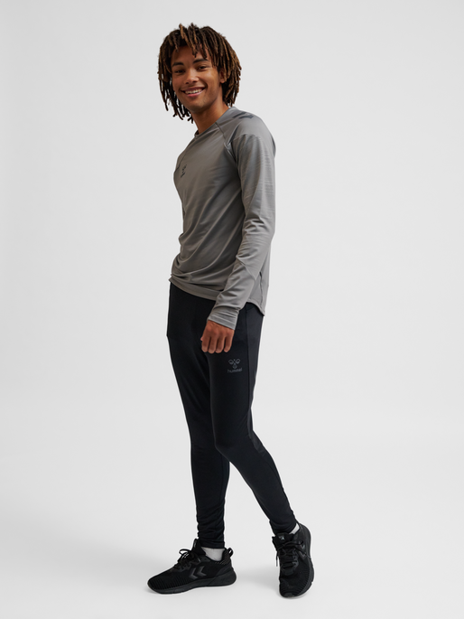hmlPRO TRAINING PANTS, BLACK, model