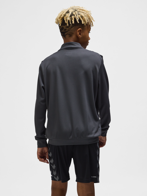 hmlAUTHENTIC PL ZIP JACKET KIDS, ASPHALT, model
