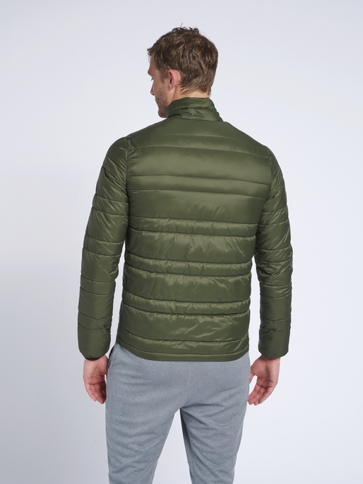 hmlPAX PUFF JACKET, FOREST NIGHT, model