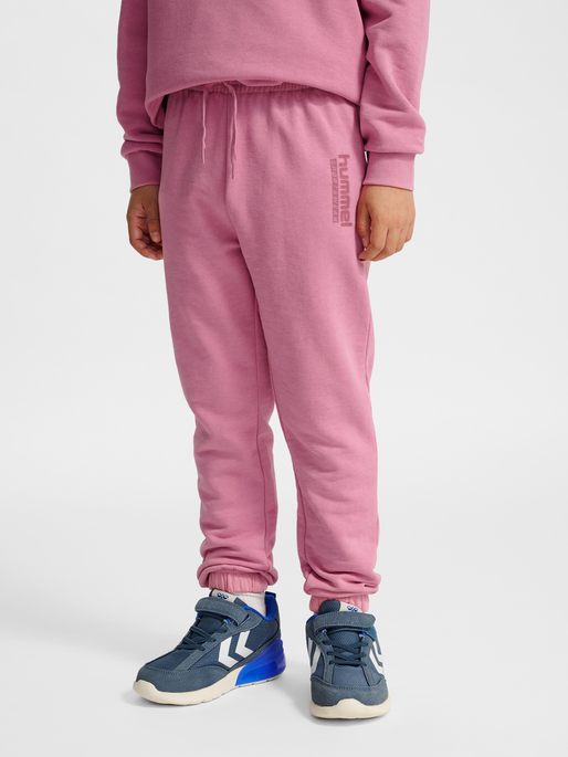 hmlJR BASE REGULAR PANTS, POLIGNAC, model