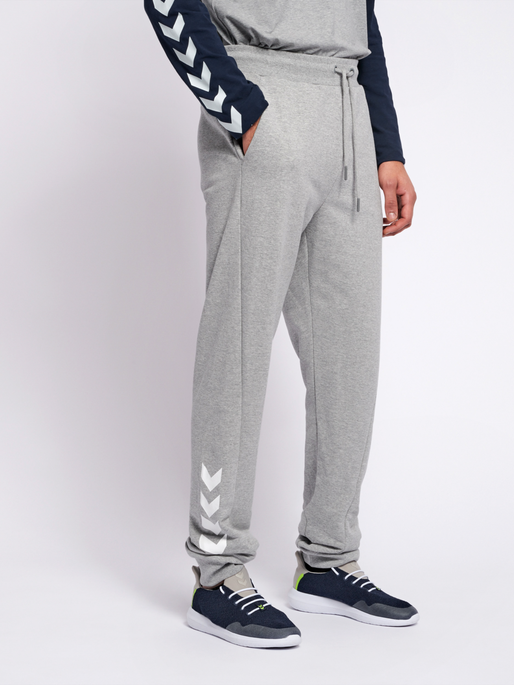 hmlISAM REGULAR PANTS, 2006, model