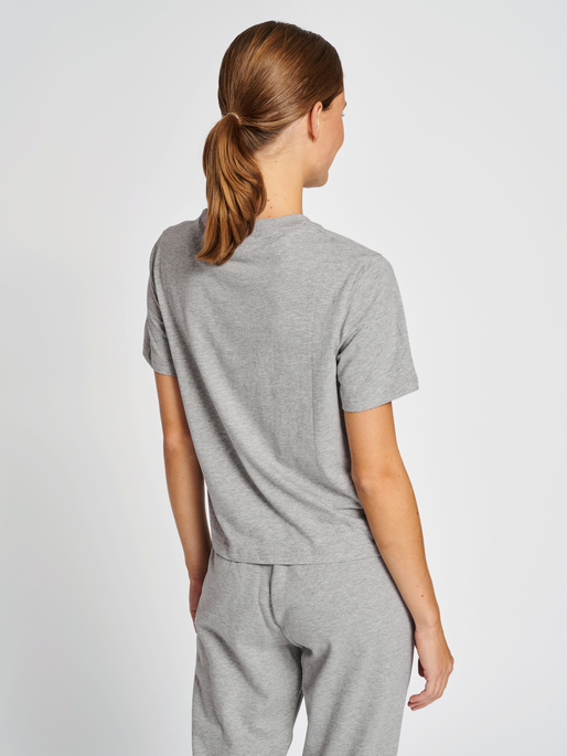 hmlIC GILL LOOSE T-SHIRT, GREY MELANGE, model