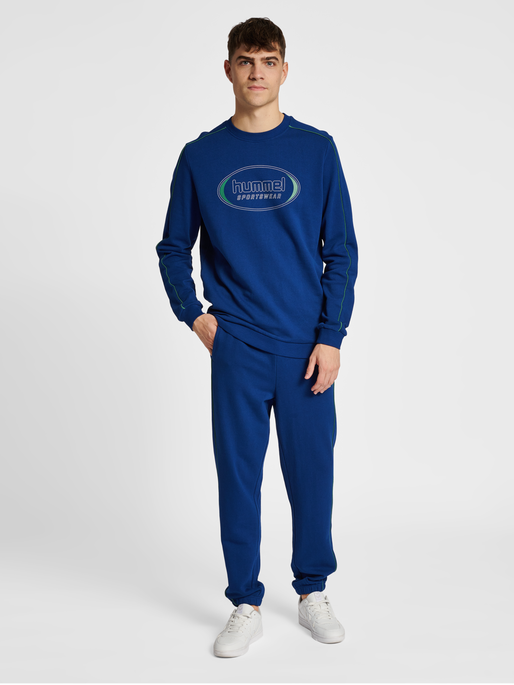 hmlLGC RYAN SWEATSHIRT, 7424, model