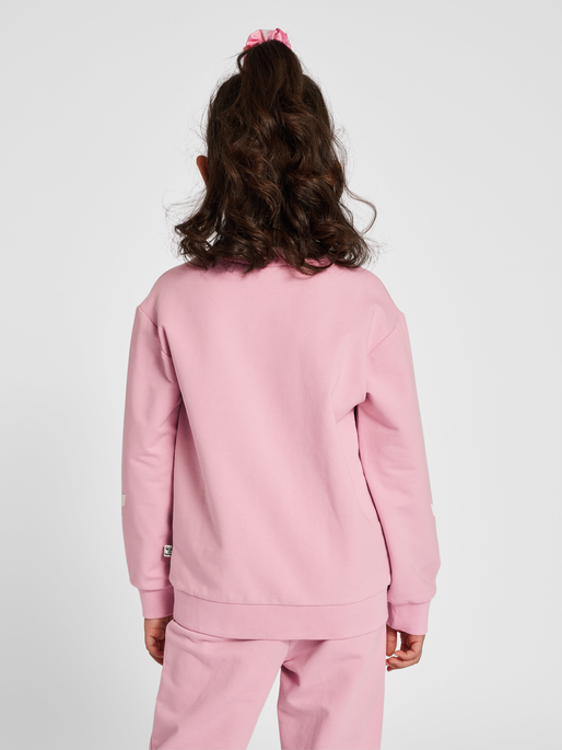 hmlVENTI TRACKSUIT, ZEPHYR, model