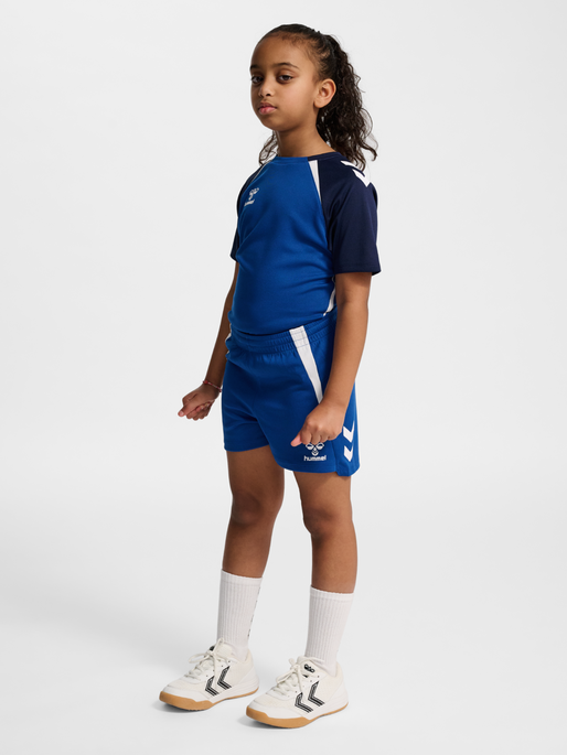hmlLEAD 2.0 SHORTS KIDS, TRUE BLUE, model