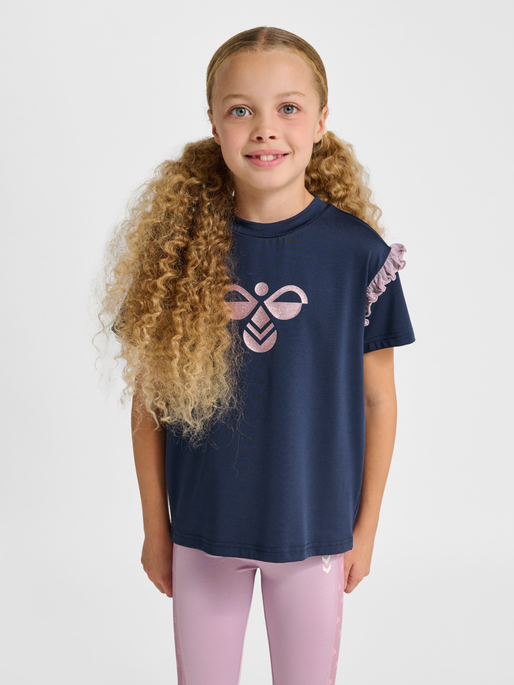 hmlJR MIX GLITTER T-SHIRT S/S, BLACK IRIS, model