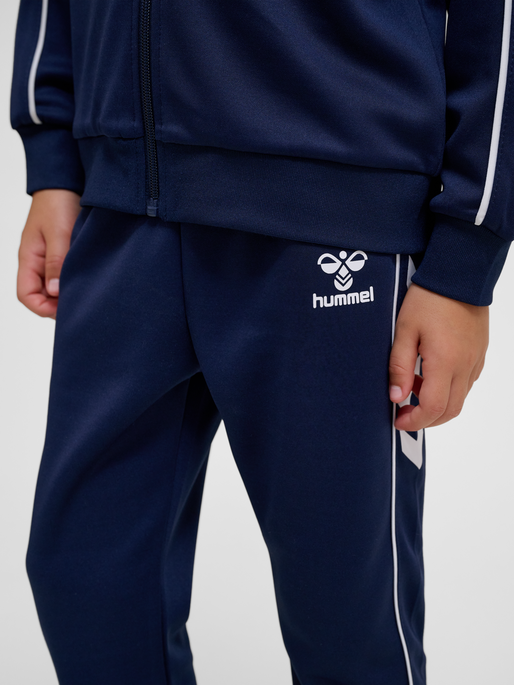 hmlTRACK TRACKSUIT, BLACK IRIS, model