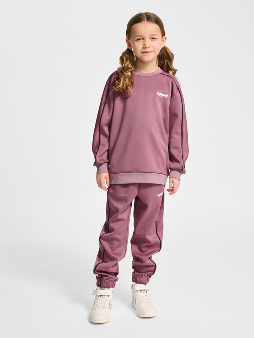 hmlJR INTERLOCK CREWNECK, WISTFUL MAUVE, model