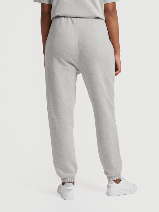 hmlHIVE LUCAS SWEATPANTS, GREY MELANGE, model