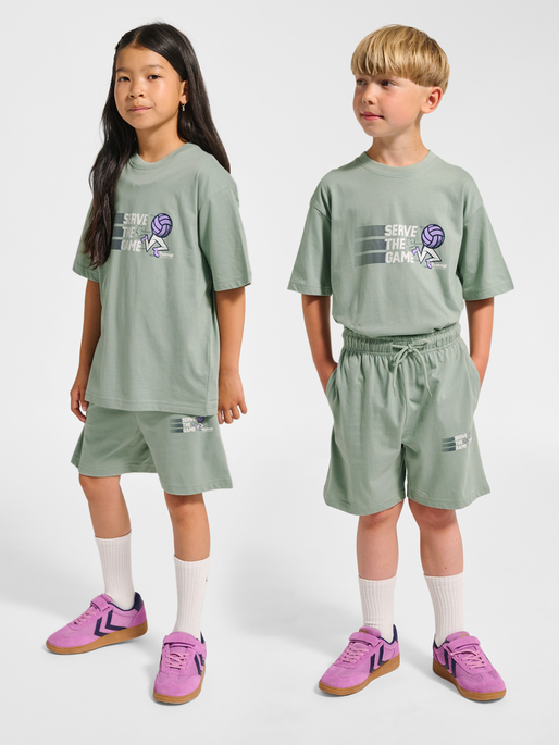 hmlJR LOOSE SET HS GRAPHIC, ICEBERG GREEN, model