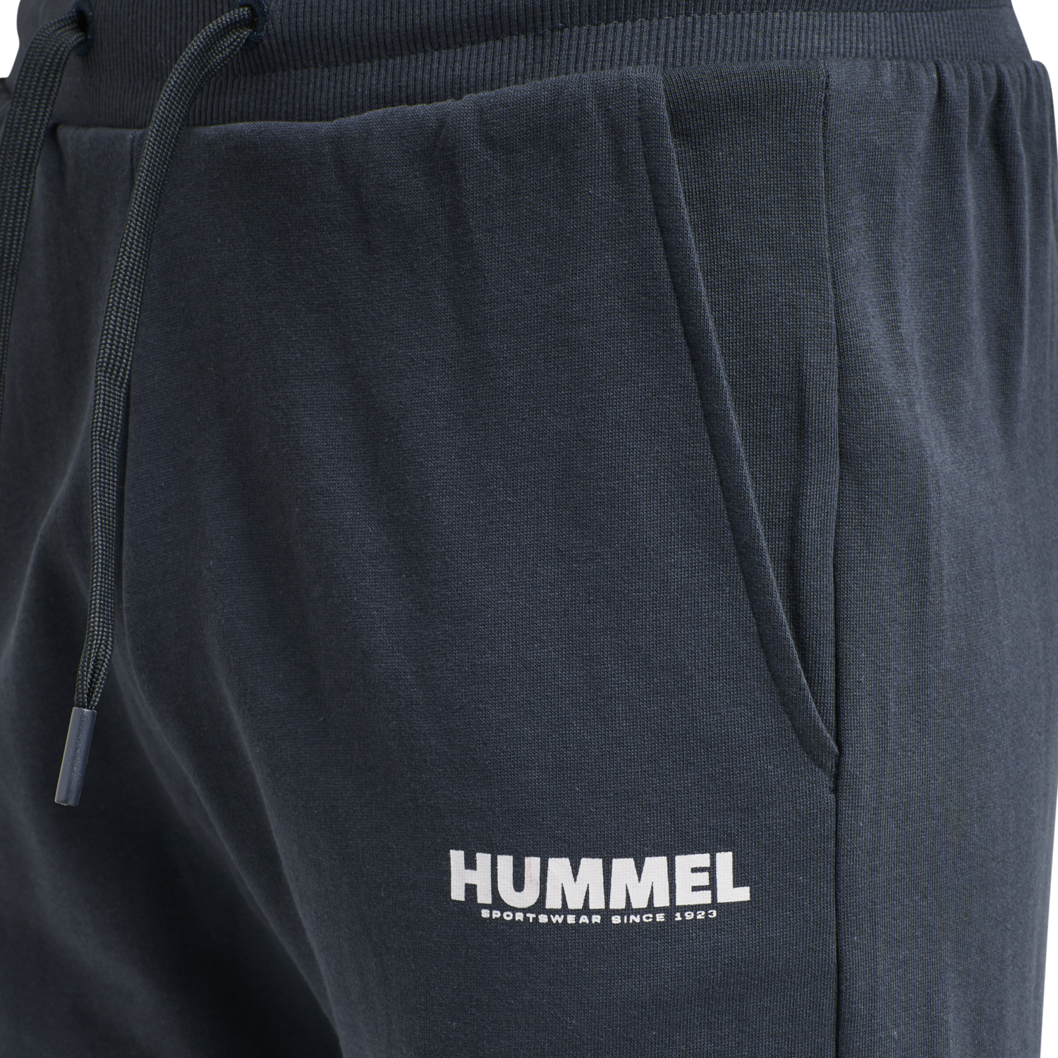 hmlLEGACY SHORTS, BLUE NIGHTS, packshot