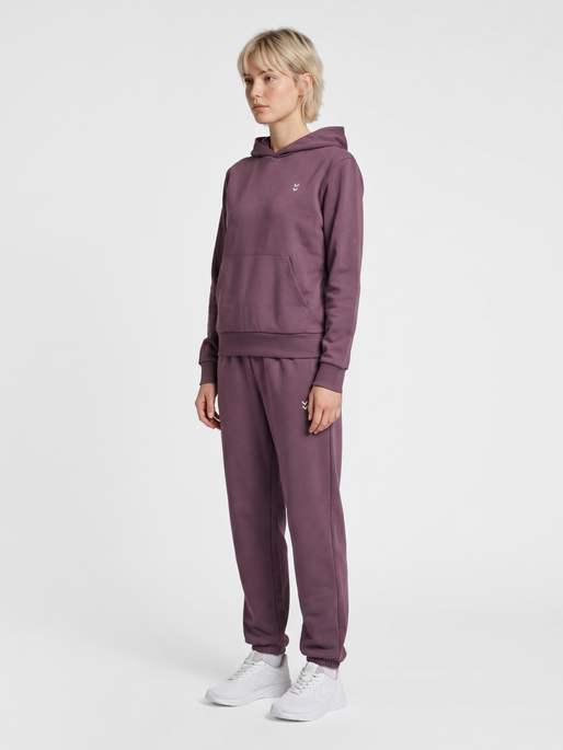 hmlPULSE W SWEAT PANTS, BLACK PLUM, model