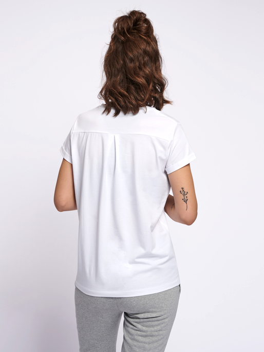 HMLISOBELLA T-SHIRT S/S, 9001, model