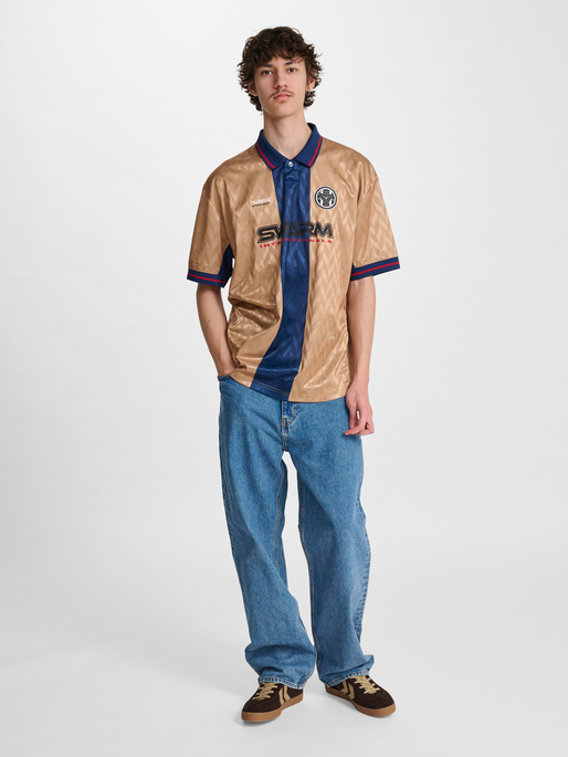 hmlLOOSE FB JERSEY S/S, CORNSTALK, model