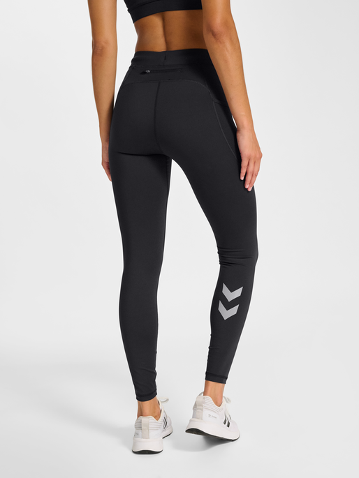 hmlRUN TIGHT WOMAN, BLACK, model
