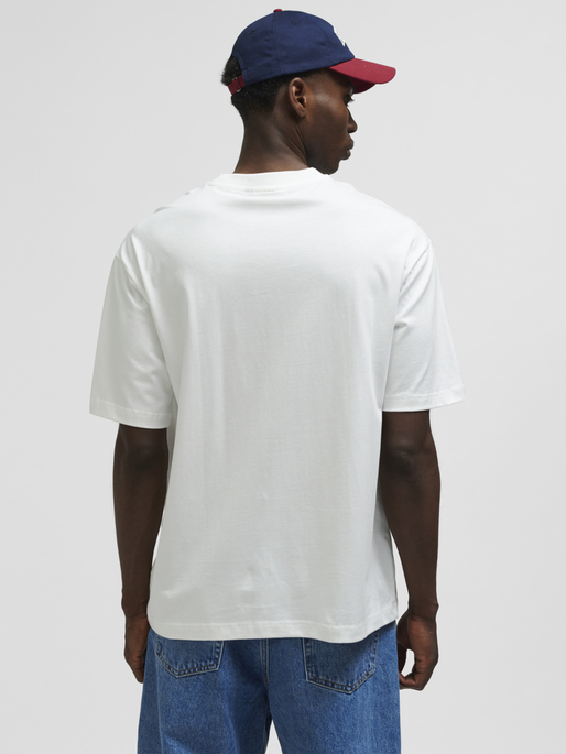 hmlSWARM LOOSE T-SHIRT, WHITE, model