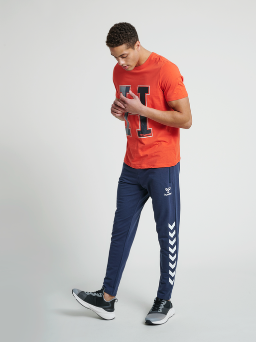 hmlLANEWAY T-SHIRT, 3008, model